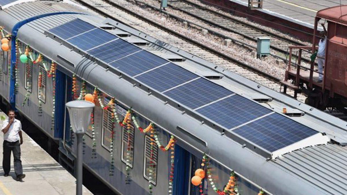 Dünya’nın Güneş Enerjisiyle Çalışan İlk  Demiryolu İngiltere’de Açıldı