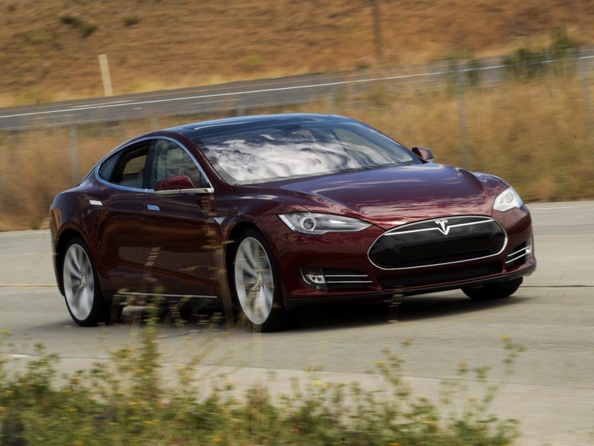Elektrikli Araçların Adeta ’Ford Model T’si Tesla Model S’in Yıllar İçindeki Değişimi