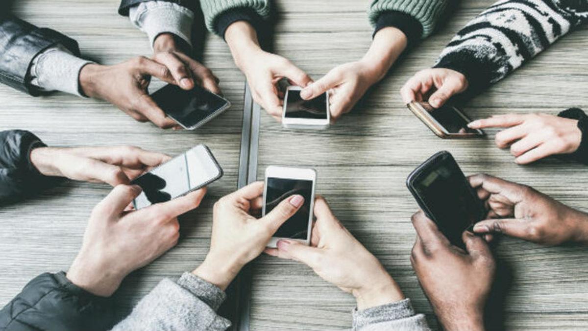 Cep Telefonları, Tahmin Edilenden Çok Daha Fazla Radyasyon Yayıyor