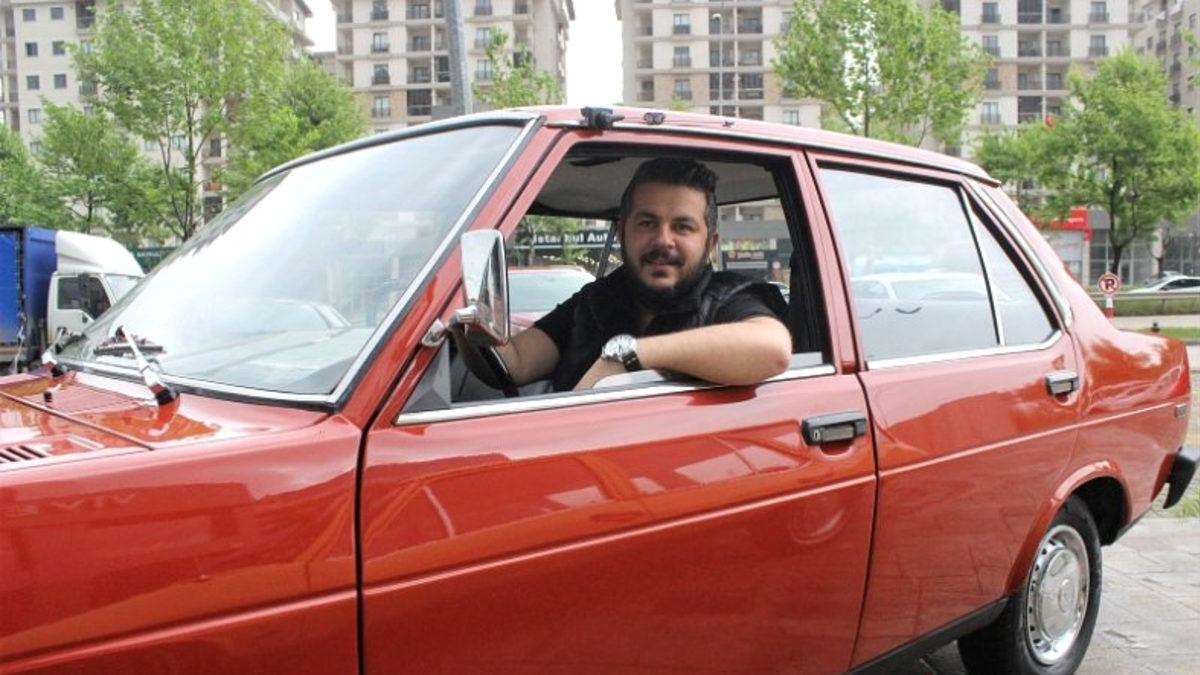 Klasik Otomobillere Meraklı Yavuz Ünlü, İki Aracı Sıfır Otomobil Fiyatına Satıyor