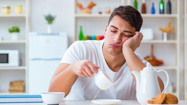 Zararsız Görülse de İnsanın Beynini Tüketen 4 Davranış