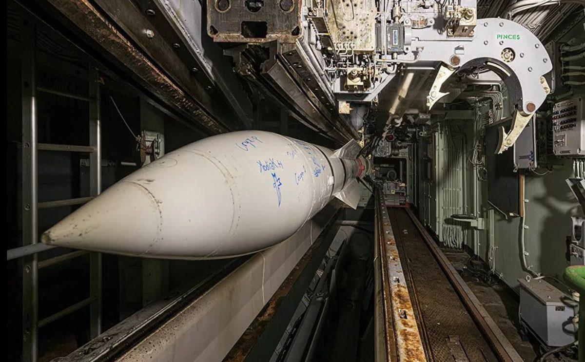 Yıllar Önce Terk Edilmiş Savaş Gemisinin Etkileyici Görüntüleri