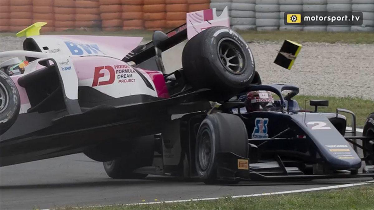 F1 Britanya Grand Prix’te Yaşanan Kazada Guanyu Zhou’nun Hayatını Kurtaran Sistem: Halo