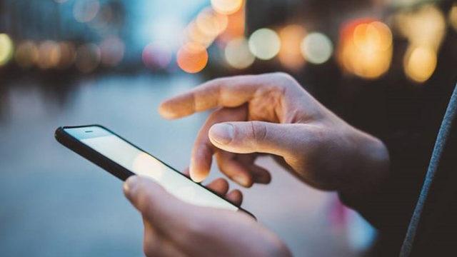 Mobil Operatörler, Bayramın İlk Gününde Çökme Noktasına Geldi