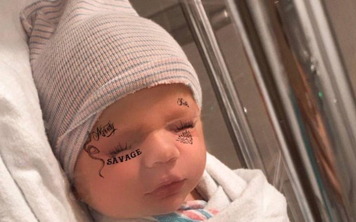 Elon Musk’ın Eşi Grimes, Oğulları X Æ A-12’nin İsmini Değiştirdiklerini Açıkladı