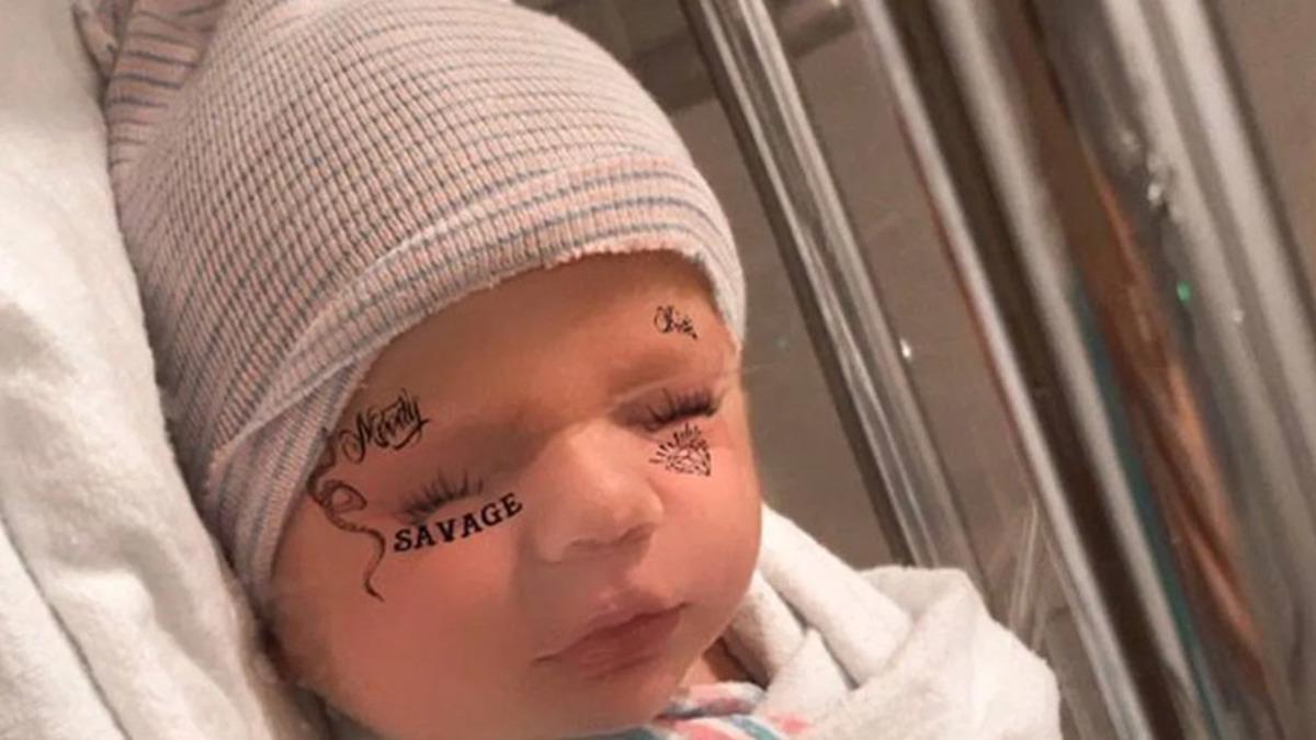 Elon Musk’ın Eşi Grimes, Oğulları X Æ A-12’nin İsmini Değiştirdiklerini Açıkladı