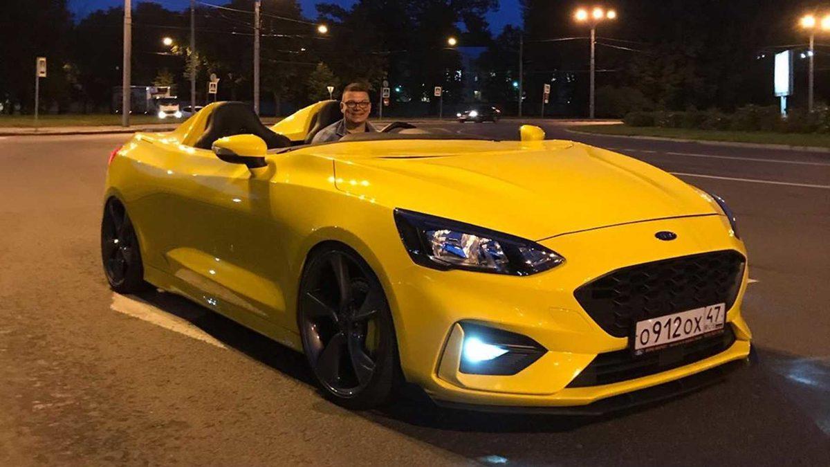 Kapıları, Camı ve Tavanı Olmayan Özel Yapım Ford Focus Speedster