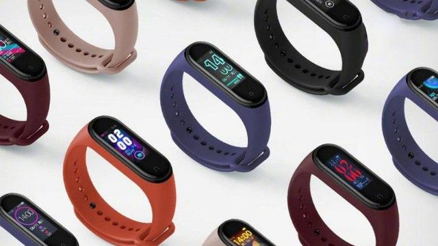 Xiaomi Mi Band 5, Yeni Şarj Cihazıyla Kanlı Canlı Görüntülendi