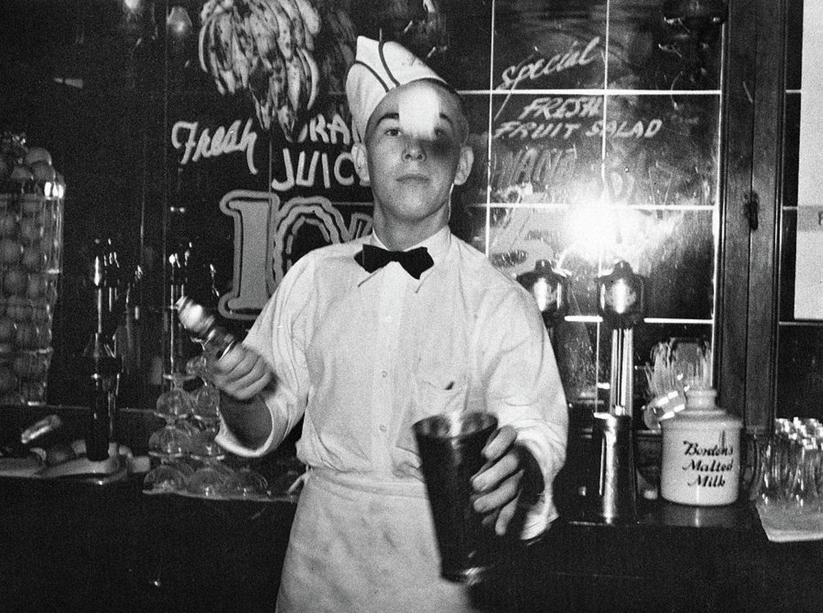 100 Yıl Önce Popüler Olup Bugünlerde Var Olmayan 20 Meslek