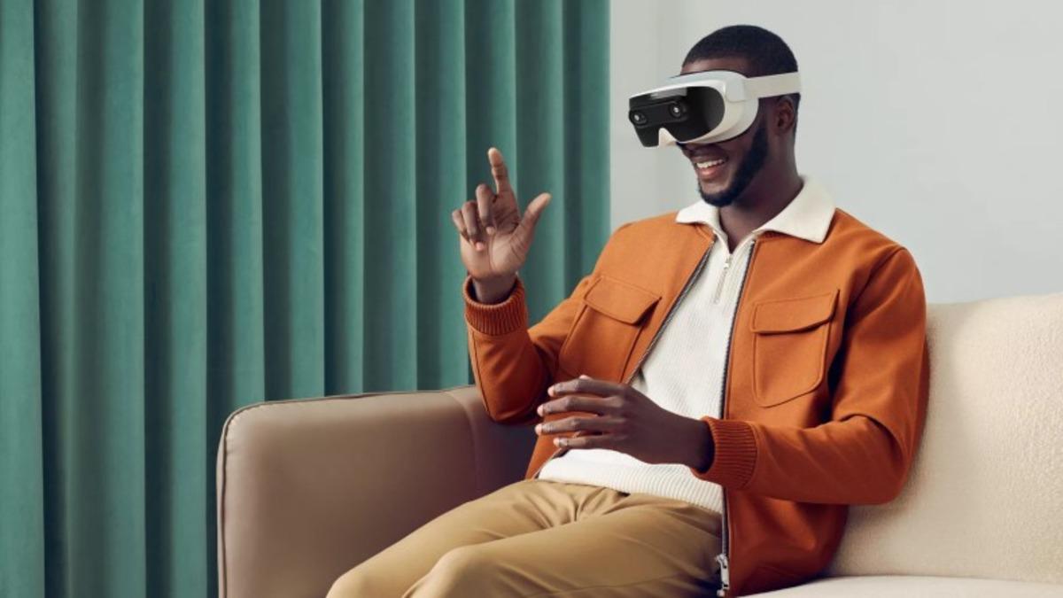 HTC Eski Patronunun Şirketi XRSpace, 5G Destekli Yeni VR Setini Tanıttı