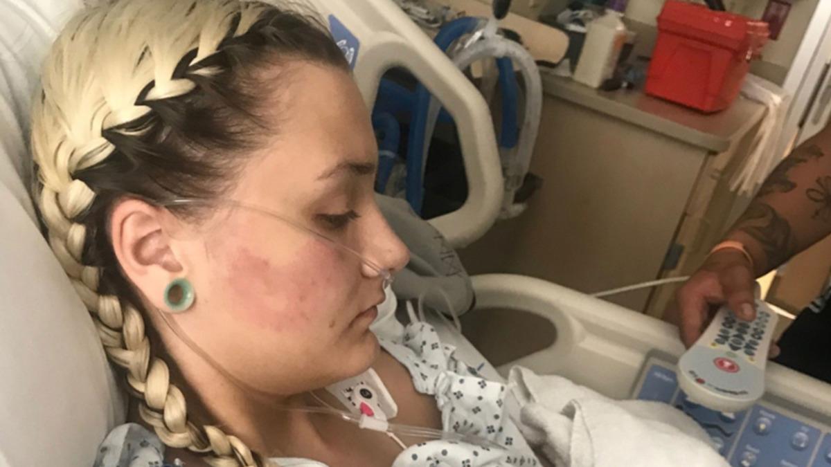 3 Yıl Boyunca Elektronik Sigara İçen Genç Kız Komaya Girdi