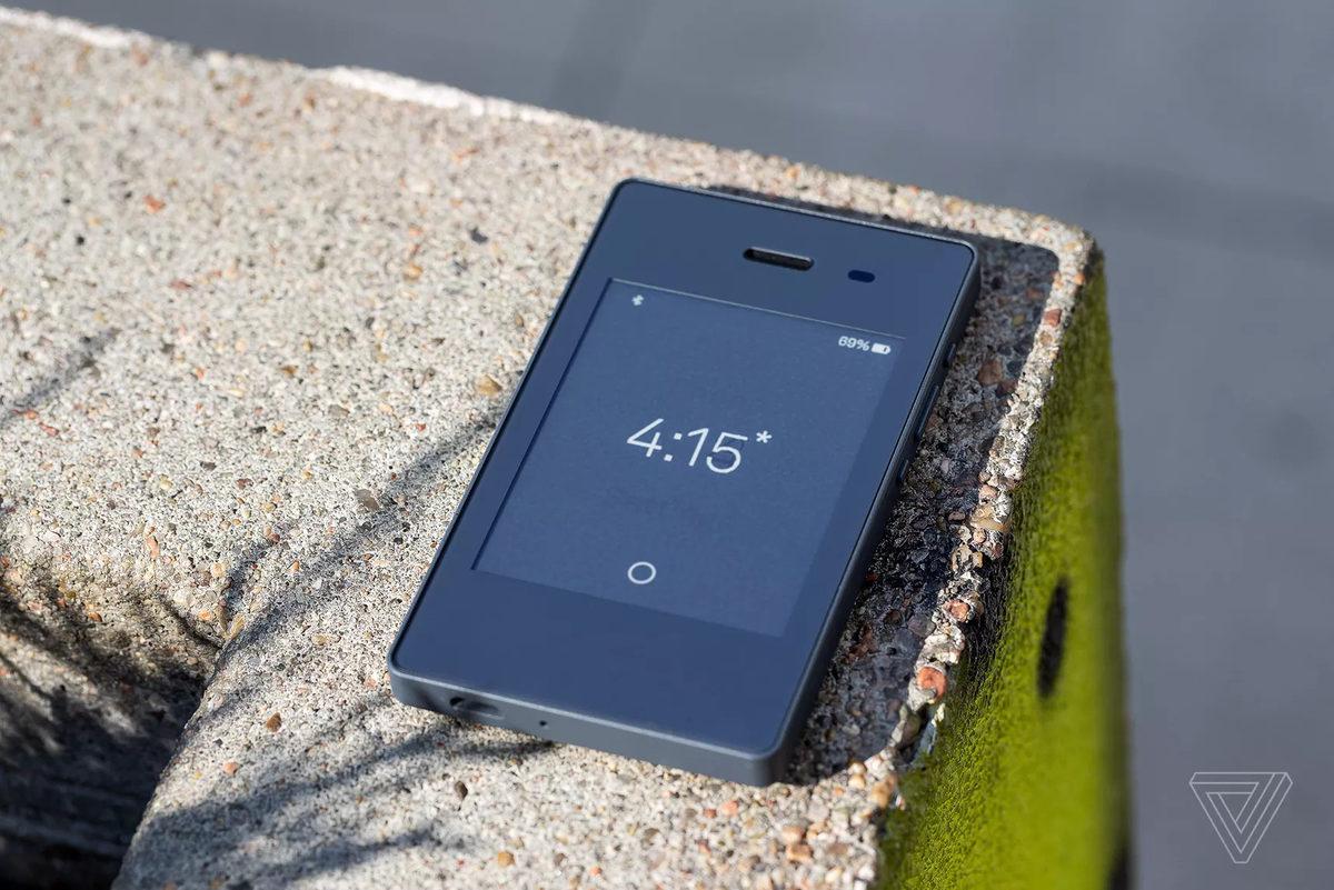 Düşük Teknolojiden Büyük Beklenti: Light Phone 2