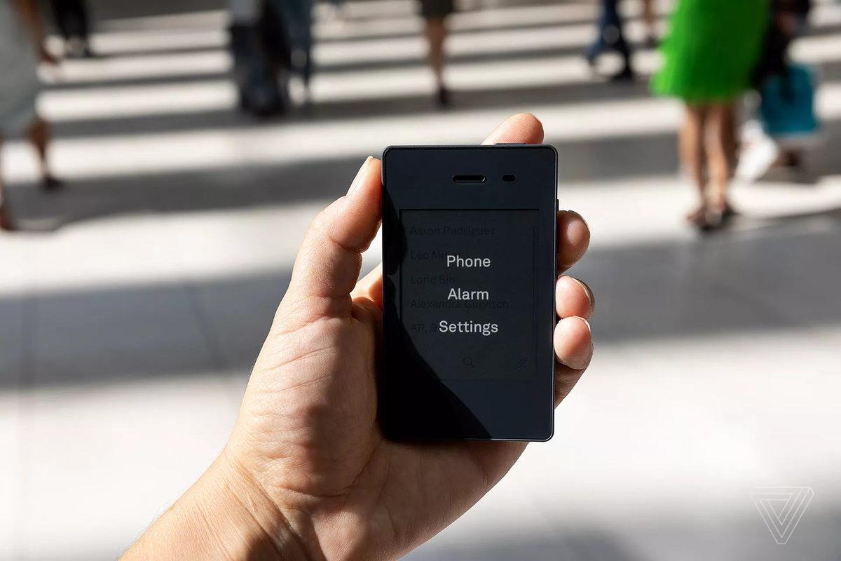 Düşük Teknolojiden Büyük Beklenti: Light Phone 2