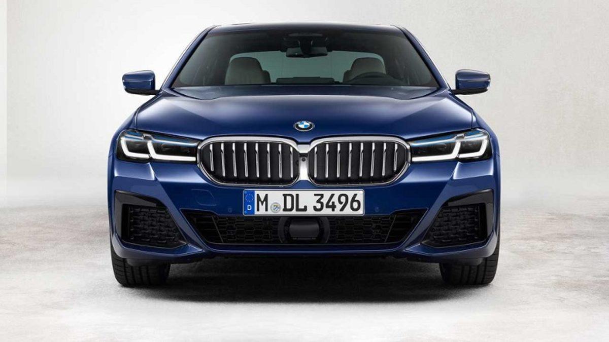 2021 BMW 5 Serisi, Yenilenen Tasarımı ve Hibrit Seçenekleriyle Tanıtıldı