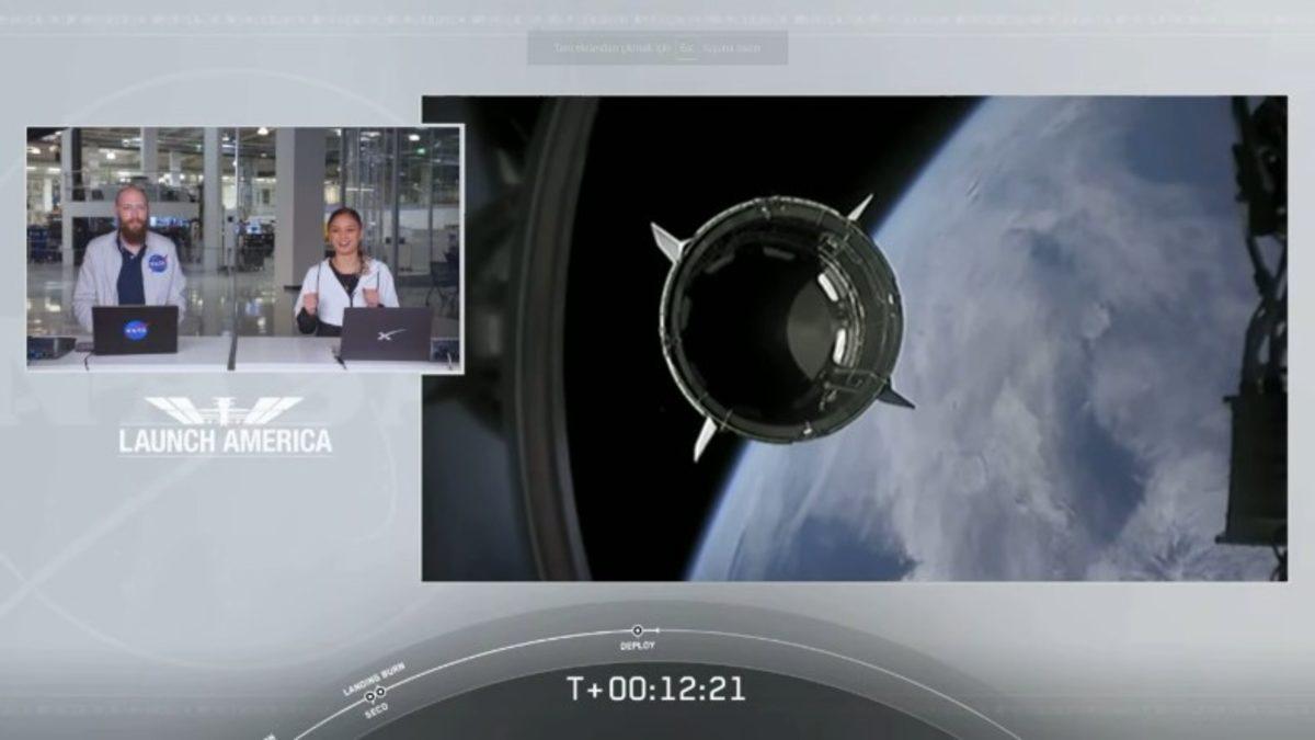 SpaceX, İki Astronotu Başarılı Bir Şekilde Uzaya Gönderdi