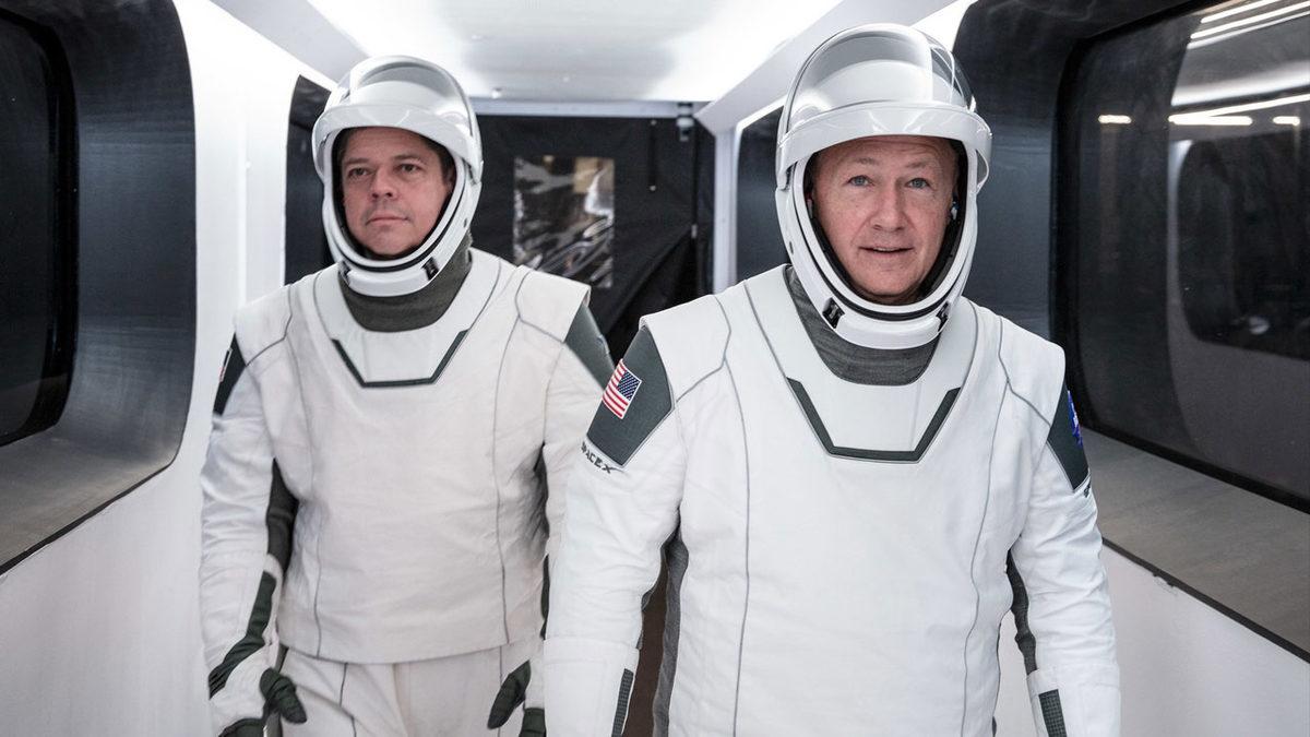 SpaceX, İki Astronotu Başarılı Bir Şekilde Uzaya Gönderdi