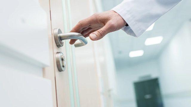 Bilim İnsanları, Alüminyum Yüzeyleri Antibakteriyel Hale Getirmenin Bir Yöntemini Buldu