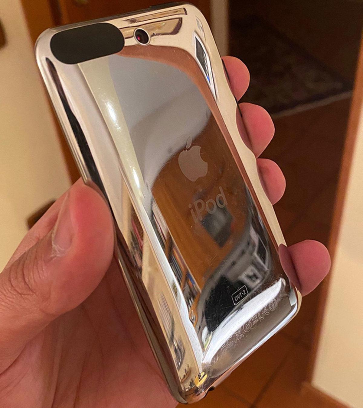 Hiçbir Zaman Piyasaya Sürülmeyen Bir 3. Nesil iPod Touch Prototipi Ortaya Çıktı