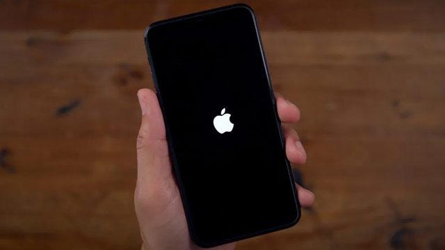 Apple, iPhone’ların iOS 13.5’ten iOS 13.4.1’e Dönüşünü Engelledi