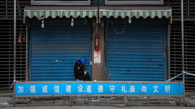 Çin, Koronavirüsün Wuhan’daki Canlı Hayvan Pazarından Çıkmadığını İddia Ediyor