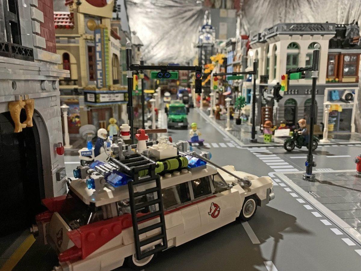 LEGO Tutkusu, Bir Adama 100.000 Dolar Harcatarak Devasa Bir Şehir Yaptırdı