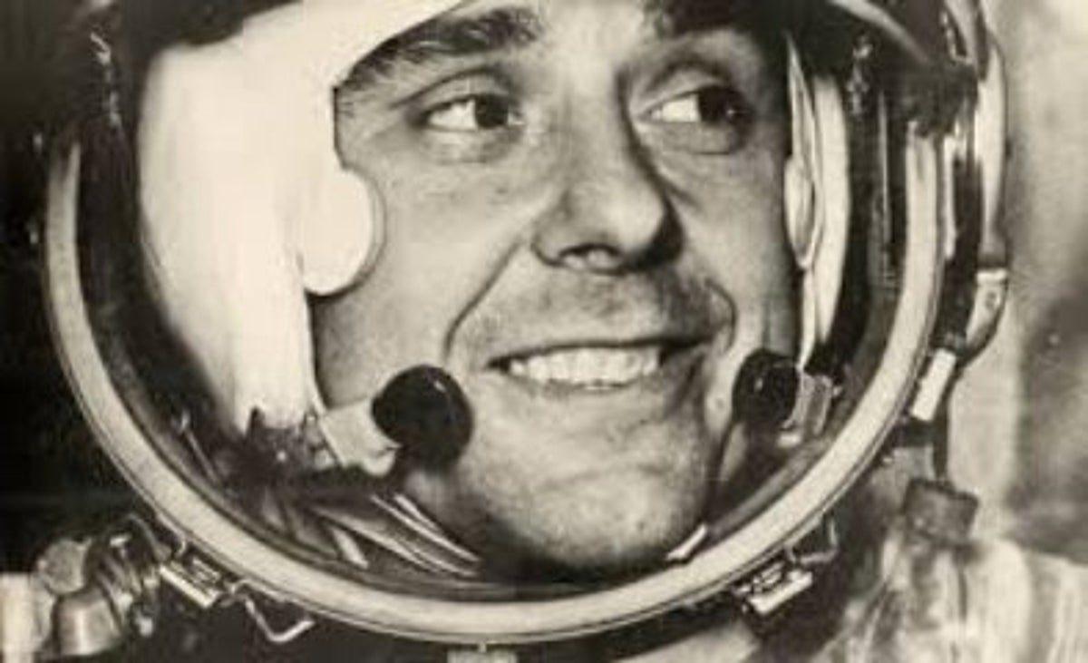 Bir Uzay Görevi Sırasında Ölen İlk İnsan Vladimir Komarov’un Trajik Hikayesi