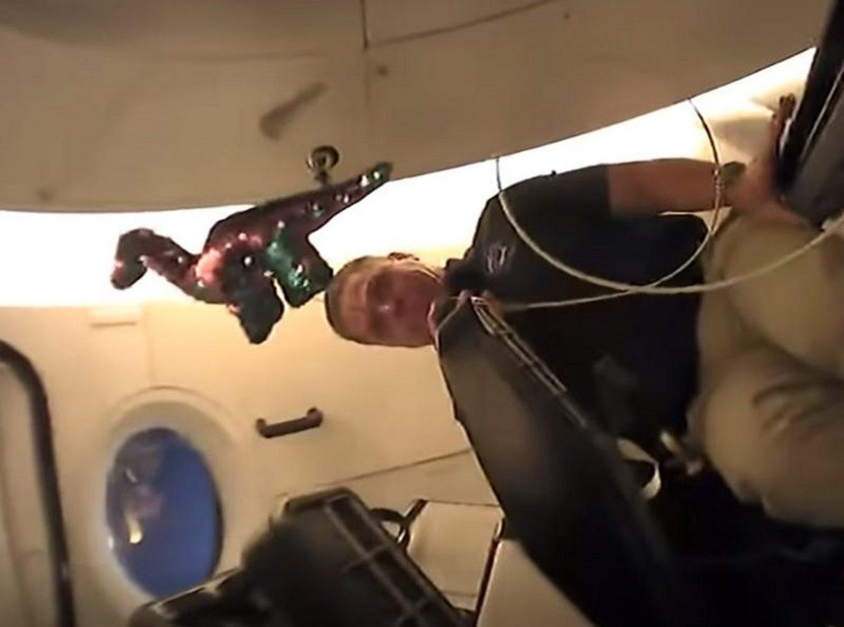 Astronotların SpaceX Crew Dragon Kapsülündeki 19 Saatte Kaydettikleri Vlog(!)