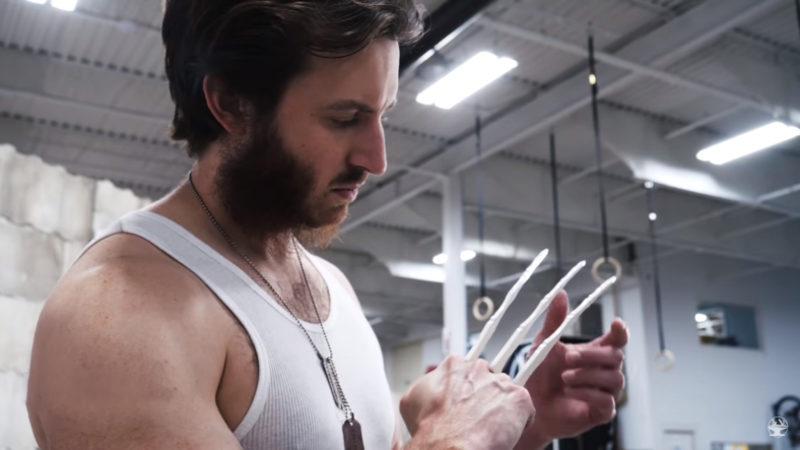Bir YouTuber, Tasarladığı Wolverine Pençesiyle Beton Duvarı Parçaladı (Video)