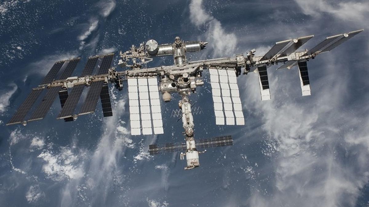 Uluslararası Uzay İstasyonu’nun Ay Önünden Geçişi Görüntülendi (Video)