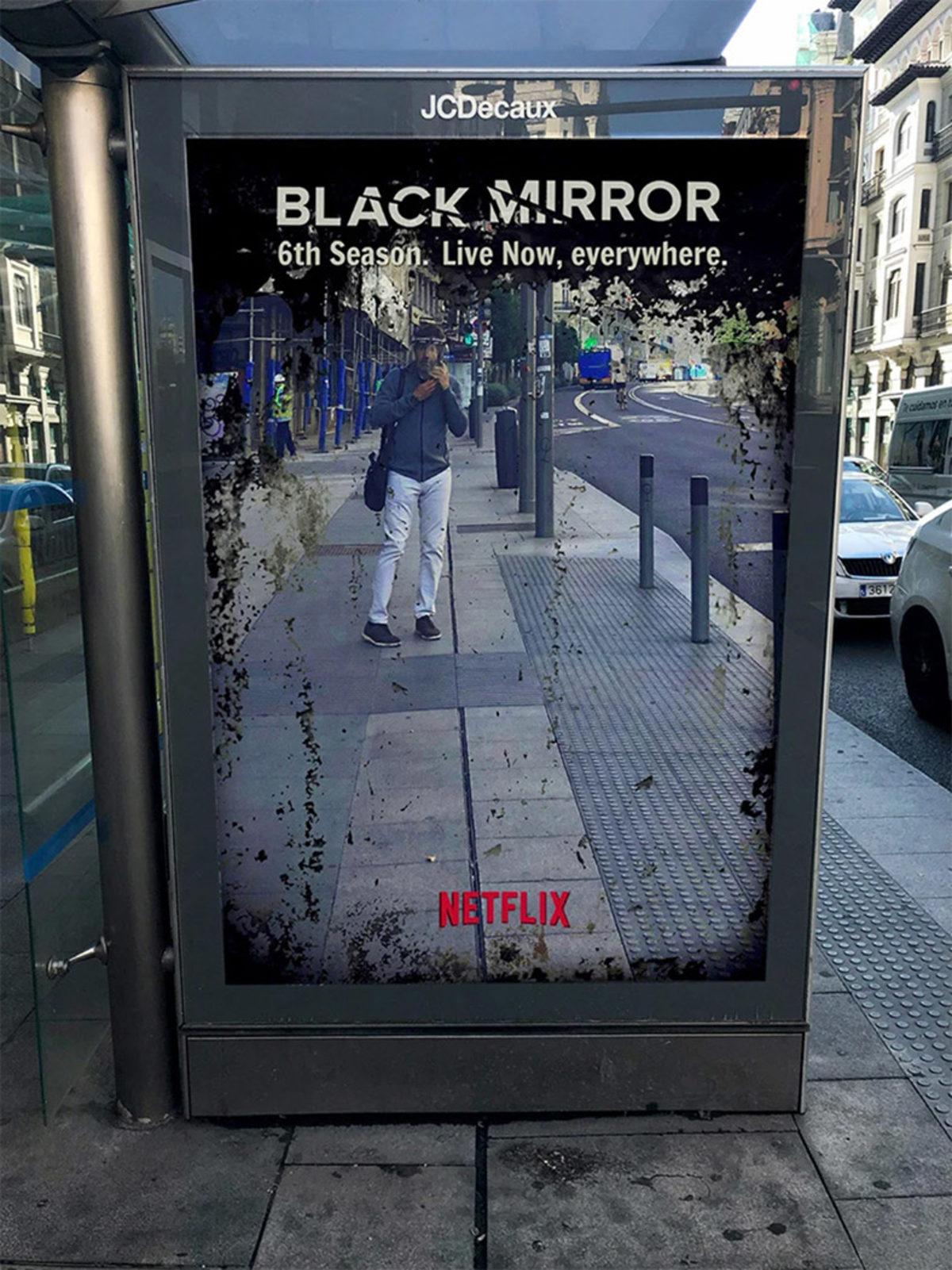 ’Black Mirror 6. Sezon, Gerçek Dünyada Yaşanıyor’ Temalı Reklam Panoları Asıldı