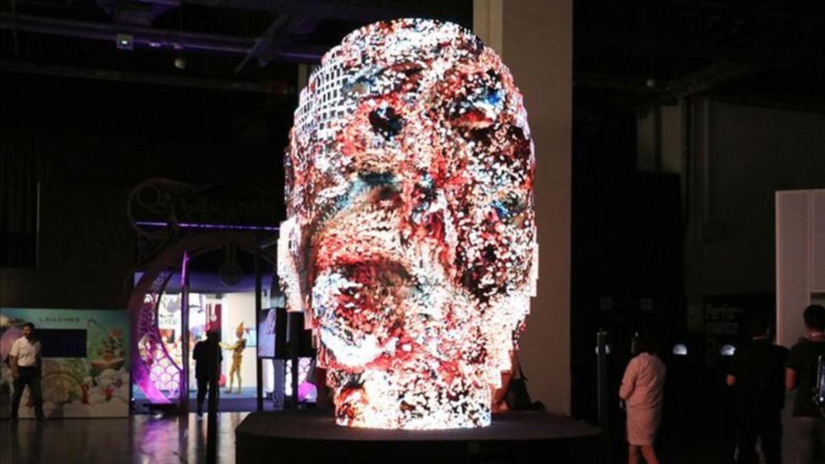 Var Olmayan Yüzleri Hayal Eden Yapay Zeka İstanbul’a Geldi