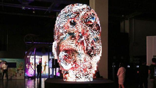 Var Olmayan Yüzleri Hayal Eden Yapay Zeka İstanbul’a Geldi