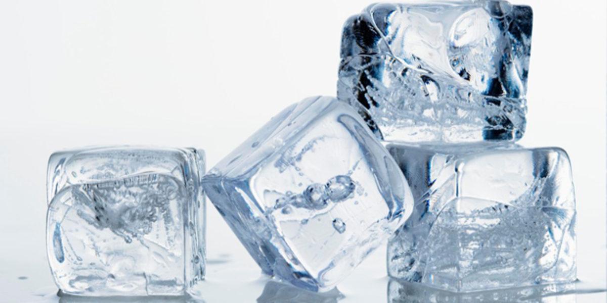 Buz Parçaları, Üzerine Su Döktüğünüzde Neden Çatırdayarak Kırılır?