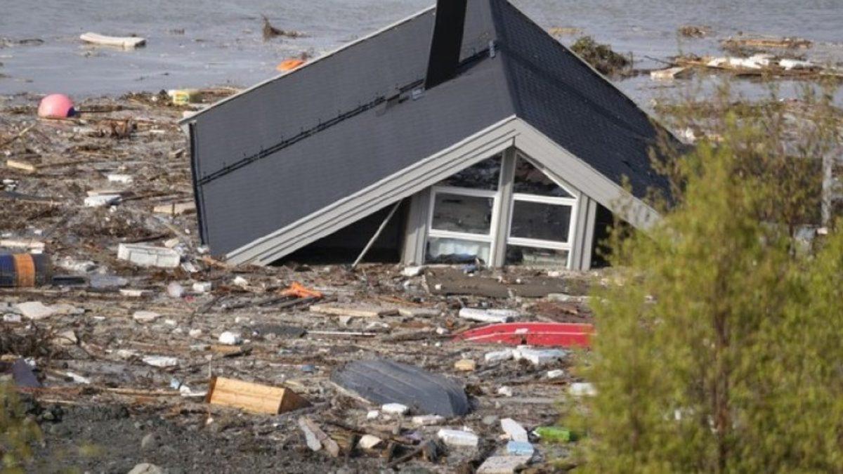 Üzerindeki Sekiz Evin Denize Sürüklendiği, Norveç’teki Devasa Toprak Kayması