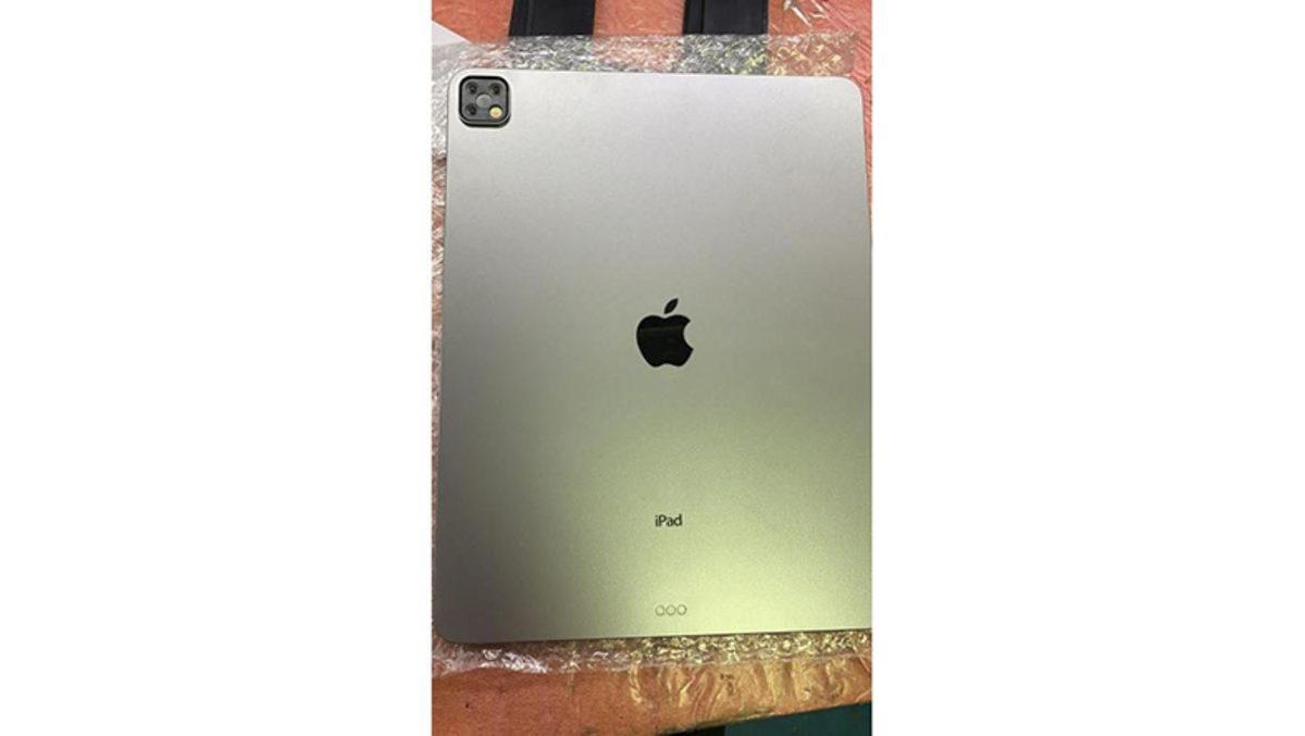 Üç Kameralı iPad Pro’nun Neye Benzeyeceğini Gösteren Fotoğraf