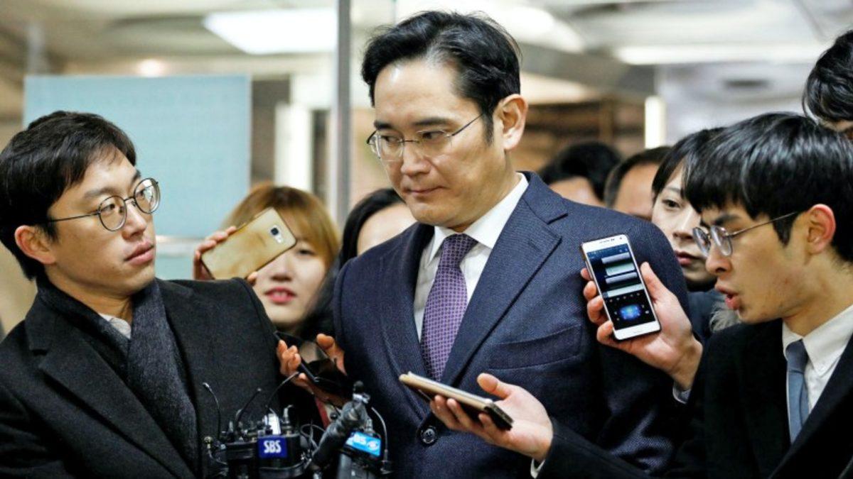 Samsung’un Ceza Evinden 2 Yıl Önce Çıkan Veliahtına Şimdi de Sahtekarlık Suçlaması