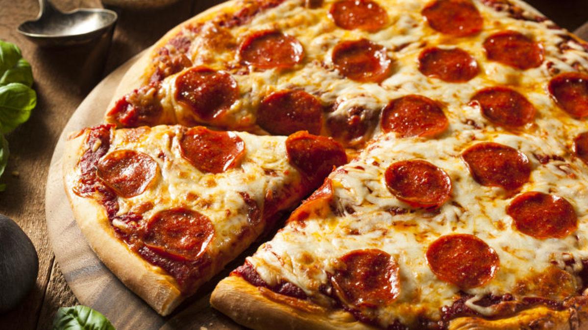Bir Mühendis, Neden Her Zaman Büyük Pizza Alınması Gerektiğini Açıkladı