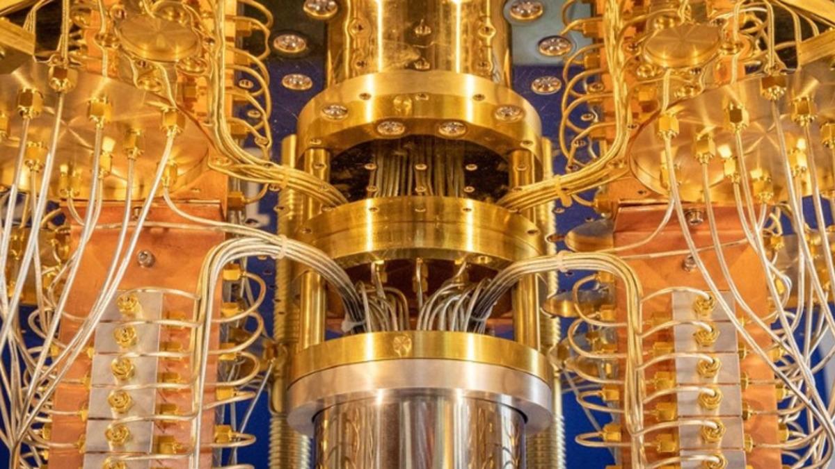 IBM, 53 Qubit’lik Kuantum Bilgisayarını Yakında Kullanıma Sunacak