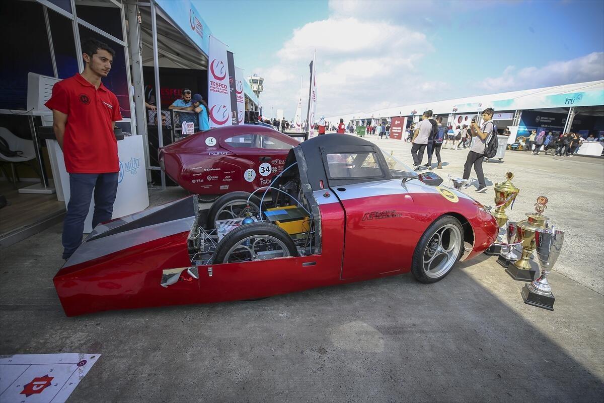 Teknofest’te Milli İmkanlarla Üretilen Otomobiller Tanıtıldı (Bir Tanesi Çok Dikkat Çekici)