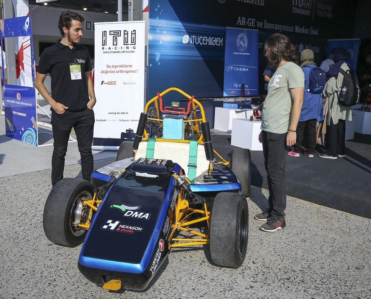 Teknofest’te Milli İmkanlarla Üretilen Otomobiller Tanıtıldı (Bir Tanesi Çok Dikkat Çekici)