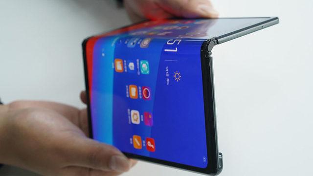Microsoft, Katlanabilir Telefonlardaki Büyük Bir Soruna Çözüm Buldu
