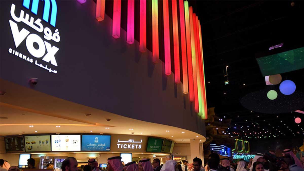 Tesla ve Vox Cinemas, Dubai’deki ilk Karbon Nötr, Arabalı Açık Hava Sinemasına Ev Sahipliği Yaptı