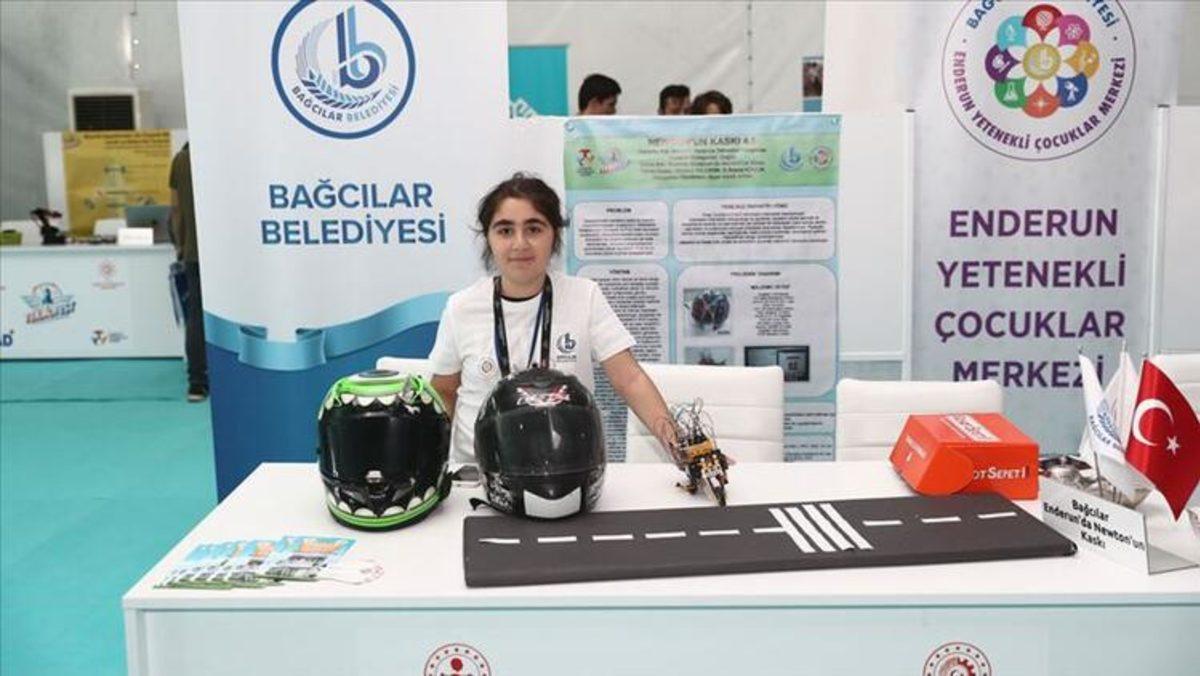 11 Yaşındaki Türk Genç, Motosiklette Kaskı Zorunlu Kılan Sistem Geliştirdi