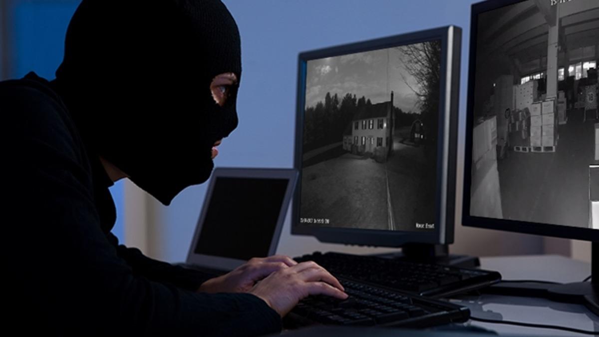 Güvenlik Kameraları Hackerlara Zarardan Çok Yarar Sağlıyor