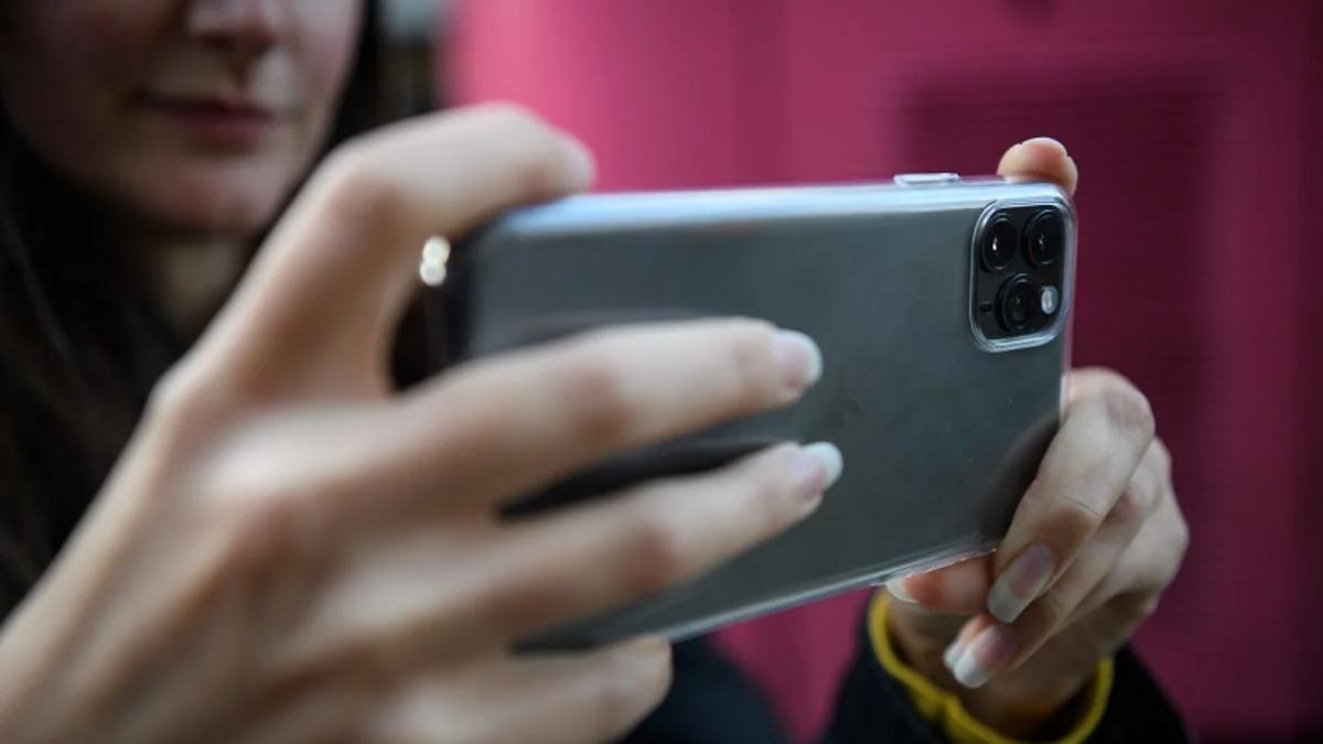 Apple’dan Sosyal Mesafeye Uygun Toplu Fotoğraf Çekimleri İçin Akılcı Çözüm