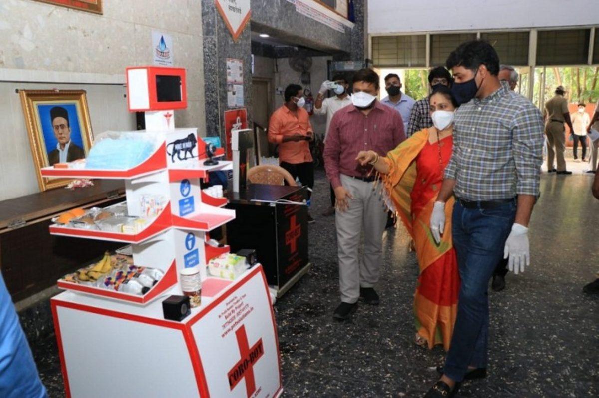 COVID-19 Hastalarına Yardımcı Olan Dünyanın İlk İnternet Temelli Robotu: Coro-Bot