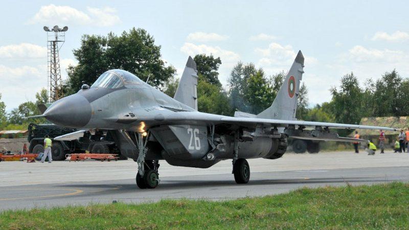 Savaş Uçakları İnternette Satışa Çıkarıldı: 1980 Üretimi F16 ve Daha Fazlası