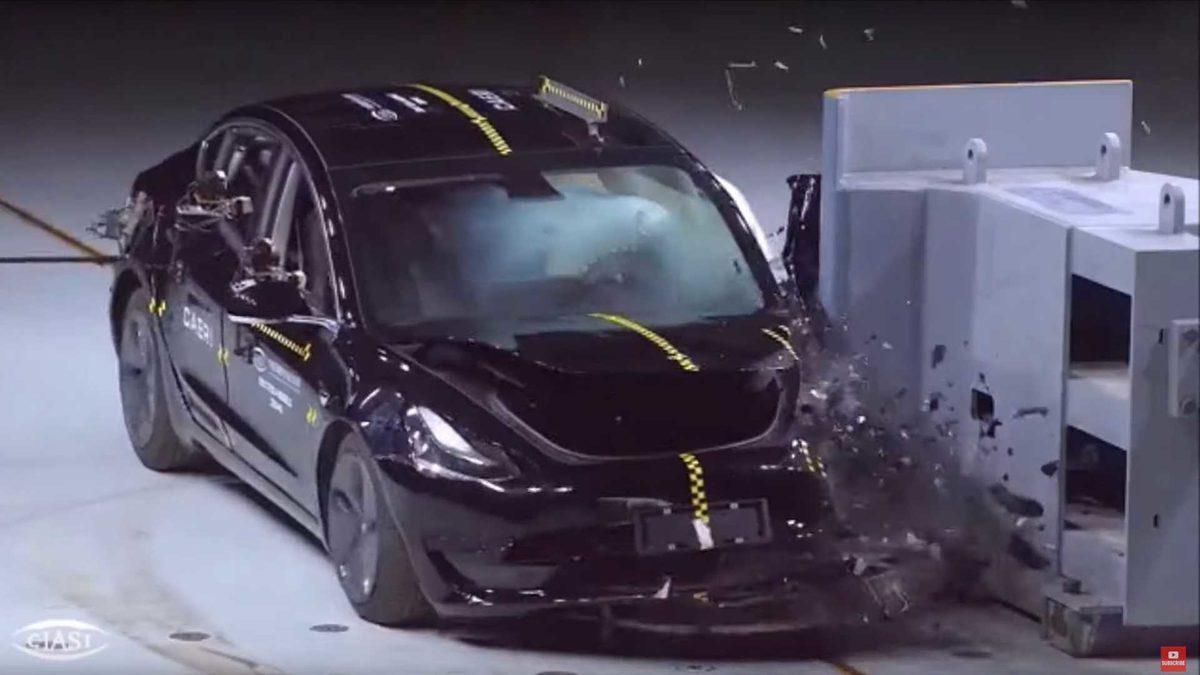 Çin Malı Tesla Model 3, Ön ve Yan Çarpışma Testlerine Girdi (Video)