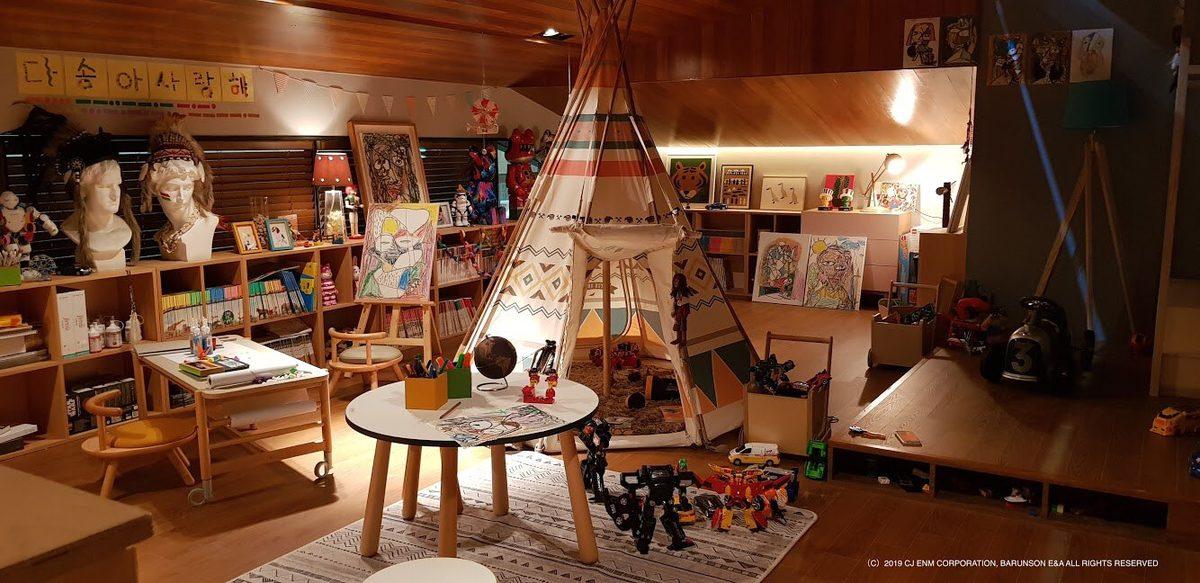 Görüntülü Konuşmalarınızda Kullanabileceğiniz Parasite Temalı 5 Arka Plan Görseli