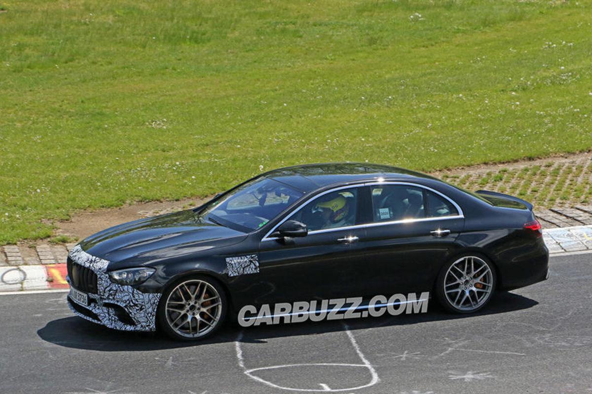 2021 Model Yeni Mercedes-AMG E63, Kısmen Kamuflajlı Şekilde Görüntülendi